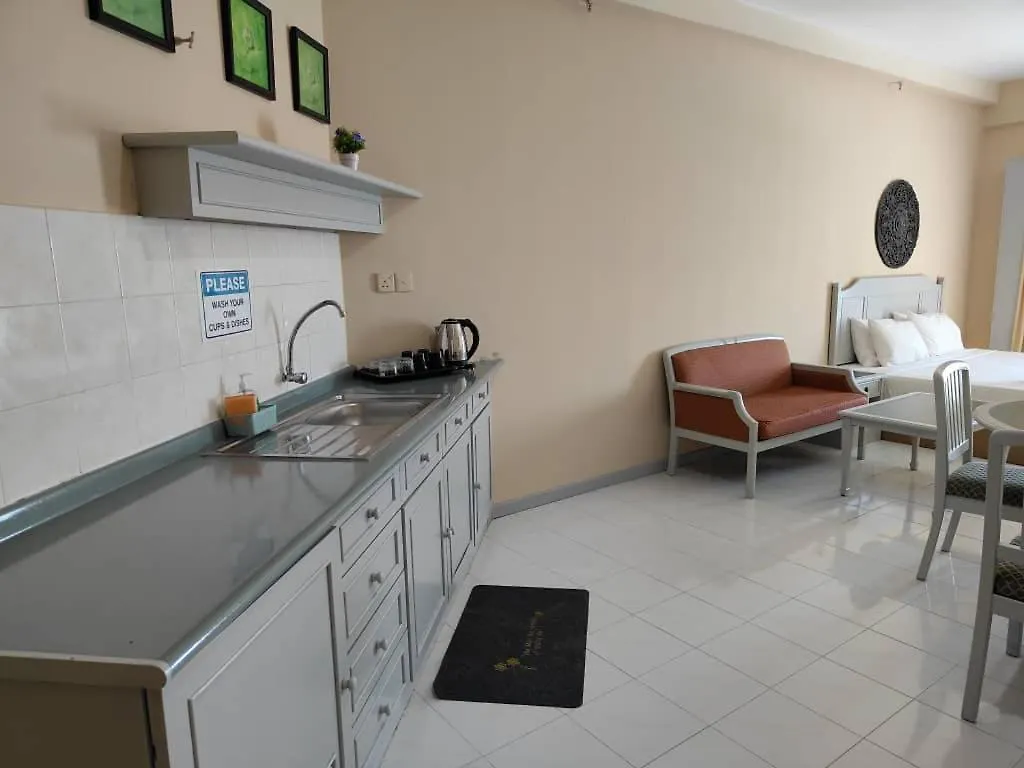 Chloe Seaview Homestay تانجونغ بونغاه 0*,  ماليزيا