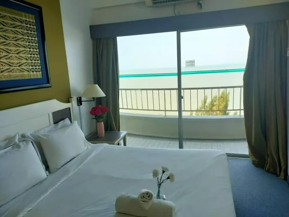 شقة Chloe Seaview Homestay تانجونغ بونغاه